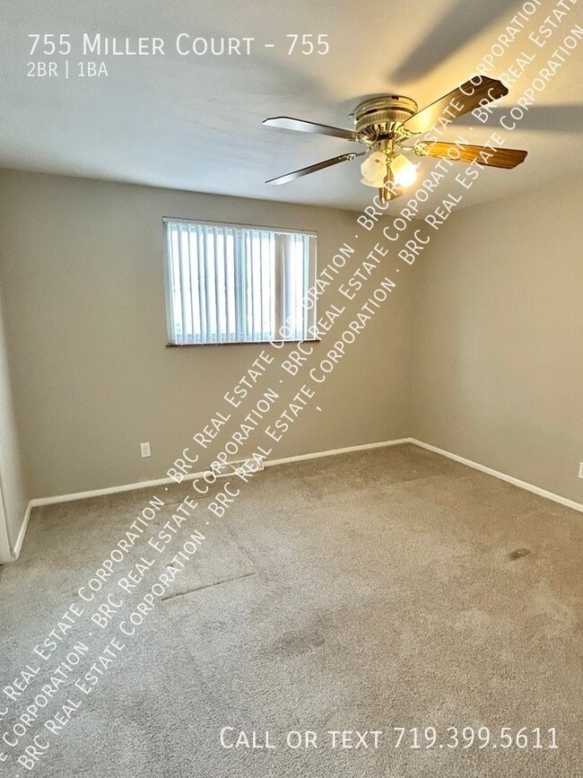 Foto del edificio - 755 Miller Ct