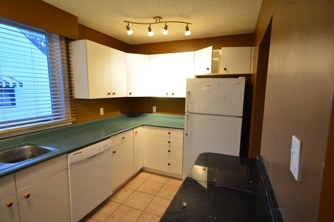 Photo du bâtiment - 2 Bed 1 Bath Unit in Calgary, AB
