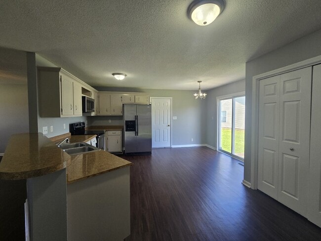 Building Photo - 202 Meagan Ct