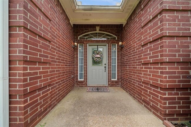 Building Photo - 16630 Thibodaux Dr