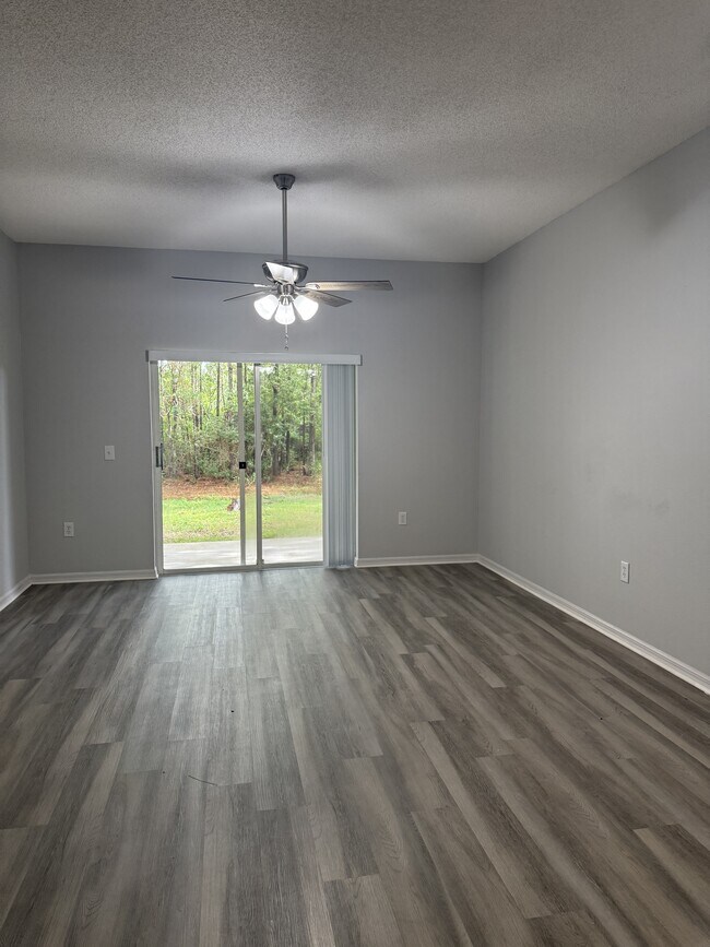 Foto del edificio - 15733 Green Point Ct
