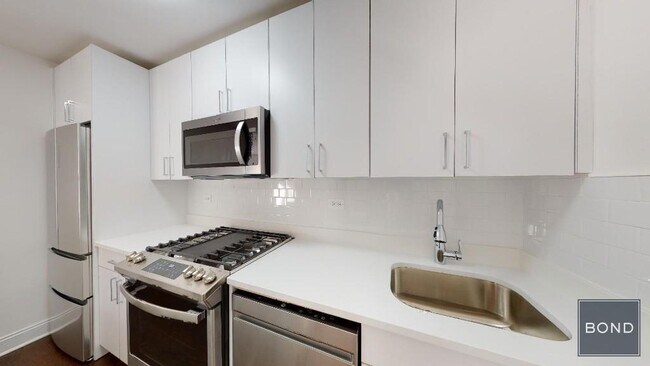 Building Photo - 20 Beekman Pl