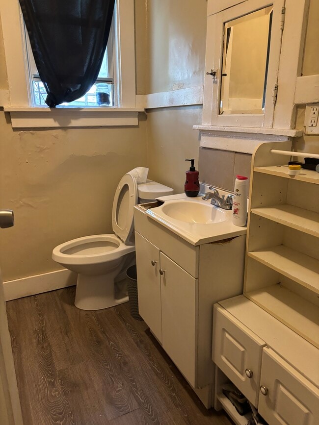 Bathroom - 5557 Saint Louis Ave