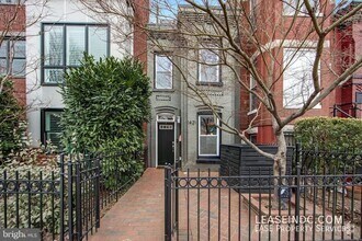 Building Photo - 1421 1st St NW
