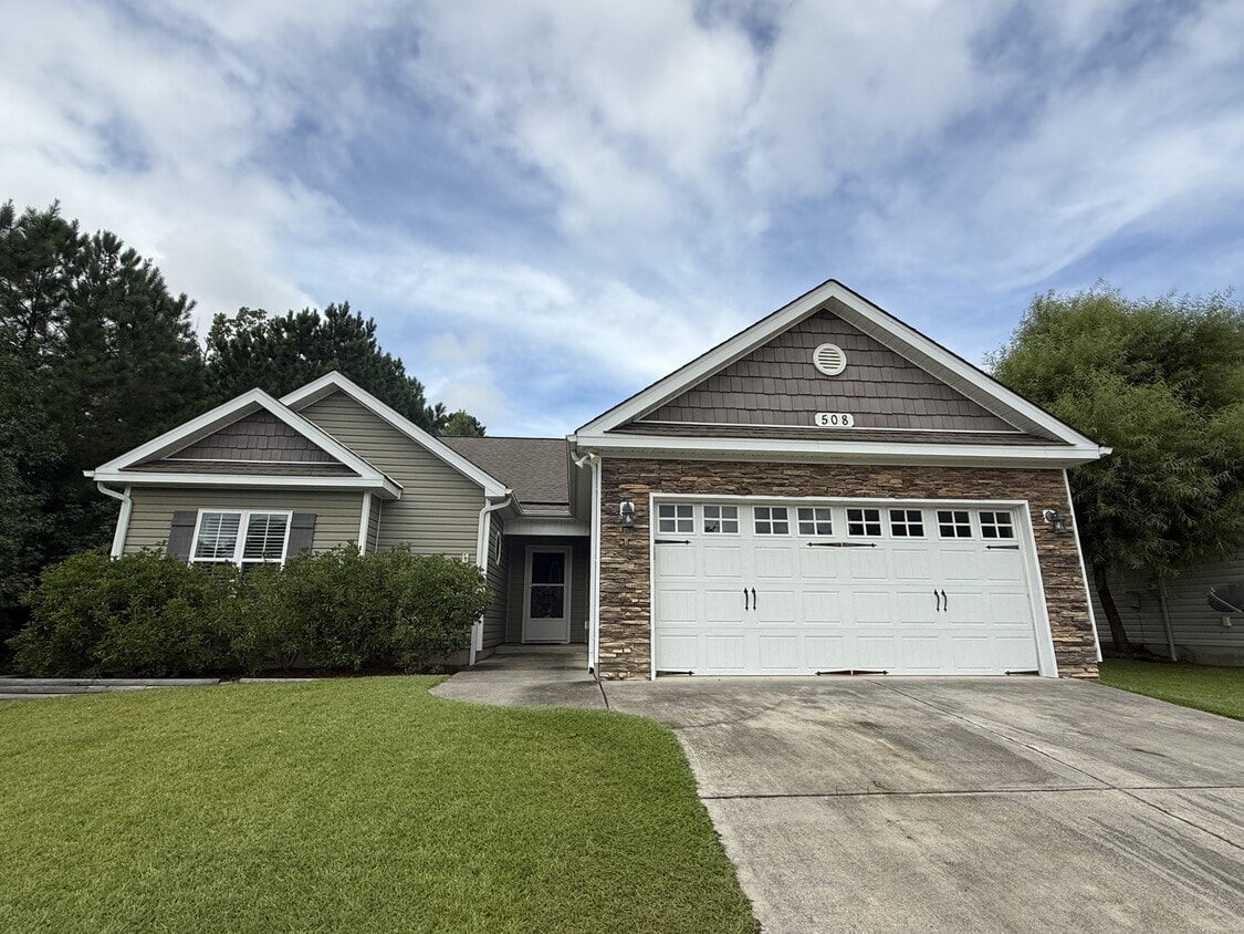 Primary Photo - 508 Jasmine Ln