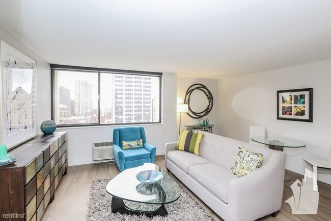Building Photo - 1 br, 1 bath Condo - 2631 N Clark 1203