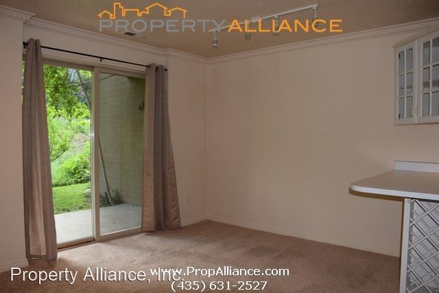 Building Photo - 3 br, 3.5 bath House - 435 Aspen Drive #13