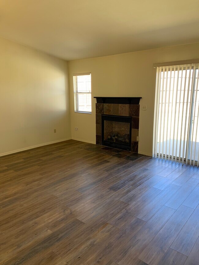 Sala de estar - 7552 Camino Ct