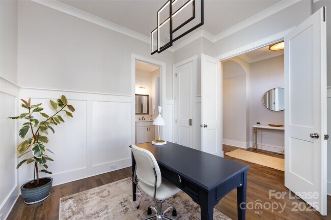 Foto del edificio - 1012 Rockway Dr