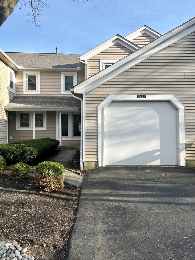 3877 Oakbridge Ln Unit 3877 Oakbridge Lane, Dublin, OH 43016 Condo