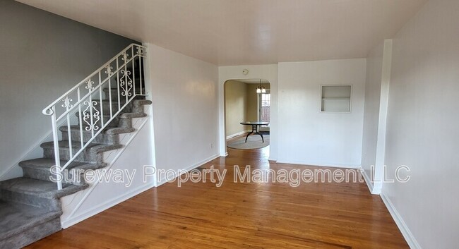 Building Photo - 2092 Heather Rd