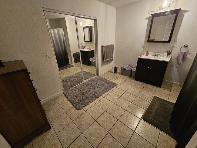Foto del edificio - 349 Hunters Ridge Rd