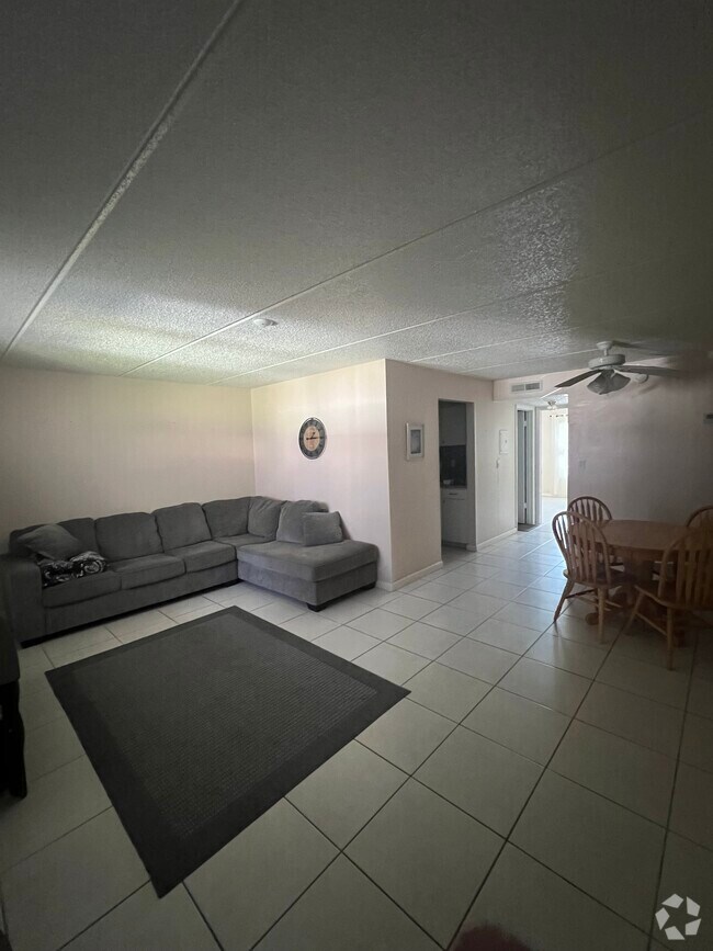 Building Photo - 12760 Indian Rocks Rd