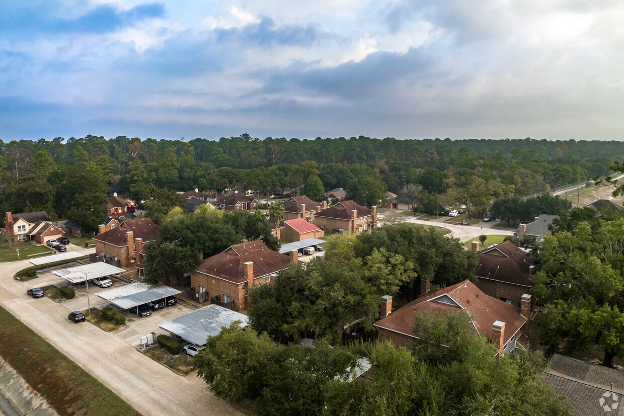 Context and Perspective - Memorial Hills Townhomes