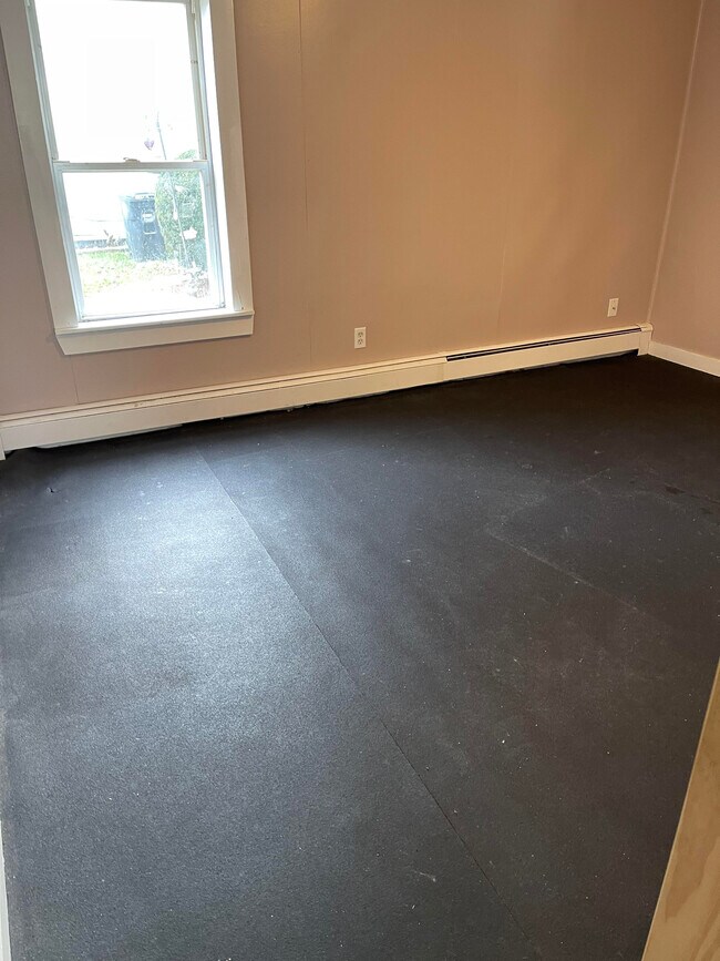 102 Sayles St, Southbridge, MA 01550 Apartments in Southbridge, MA