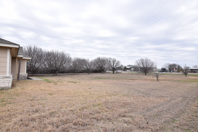 Building Photo - 4951 U.S. Hwy 190