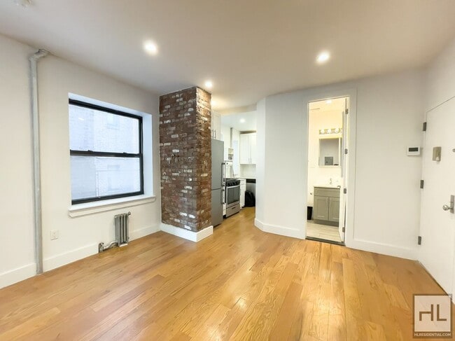 Building Photo - Renovated 2-Bedroom with Private Backyard + 1,500 Sq Ft Recreation Space | Fort Greene