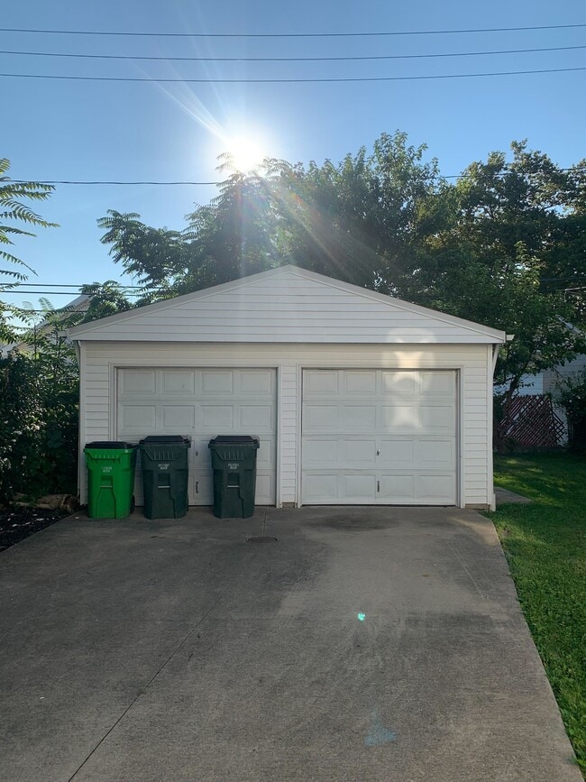 Building Photo - 4646 E 86th St