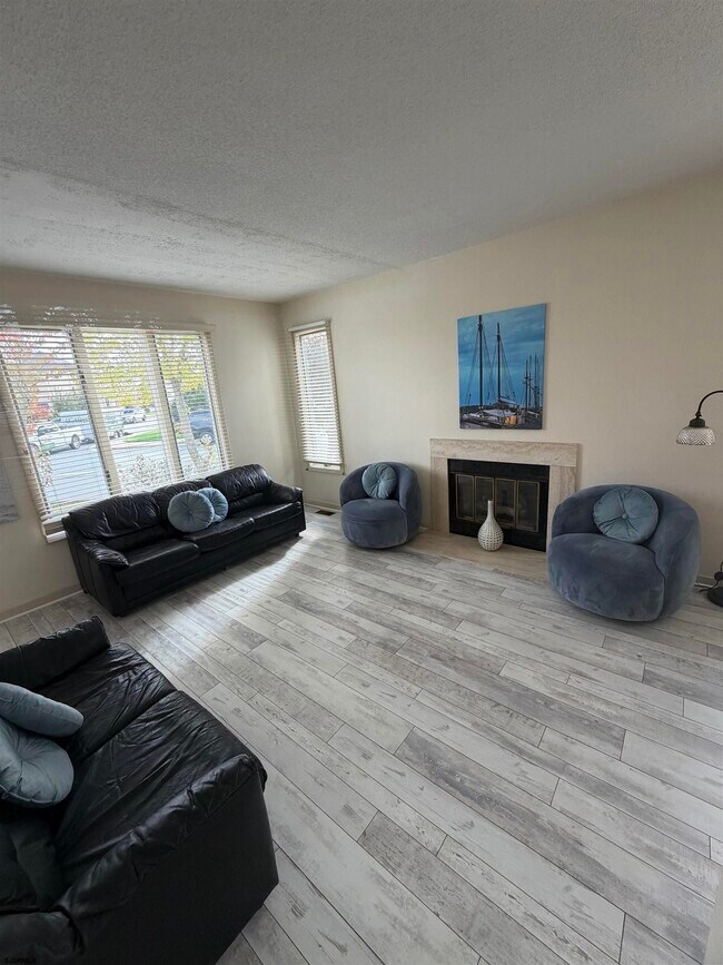 Foto del edificio - 33 Seaside Ct