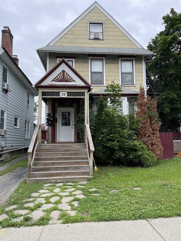 Primary Photo - 36 Hooker Ave