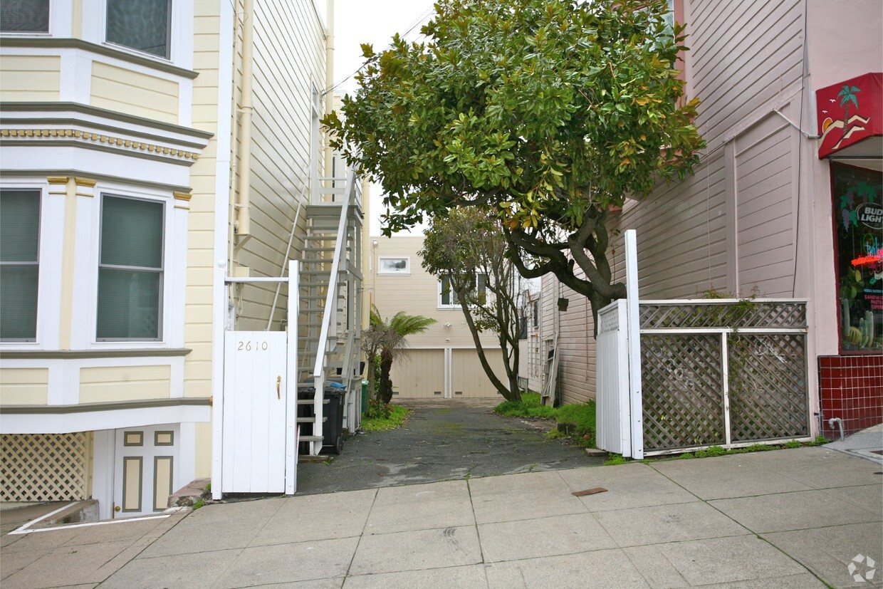 Building Photo - 2610-2614 McAllister Street