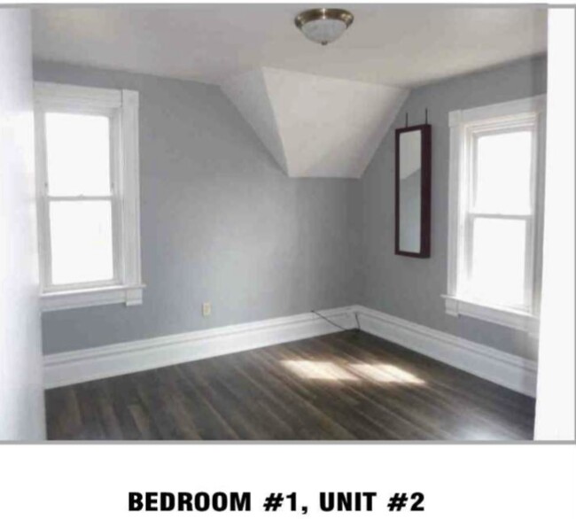 Building Photo - 918 5th Ave