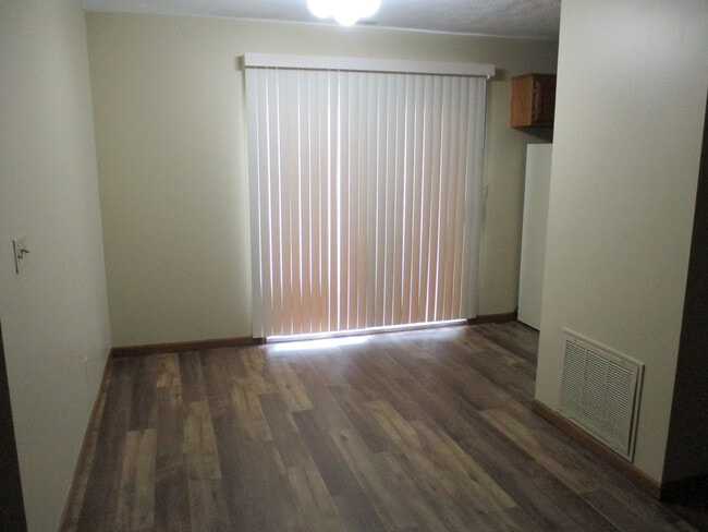 Building Photo - New Listing!!!