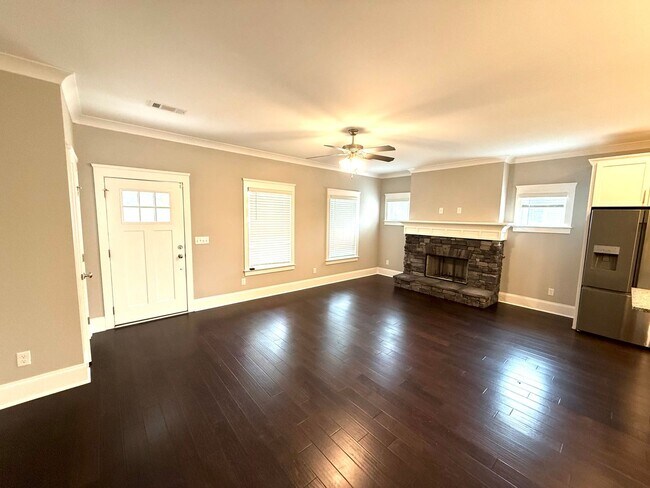 Foto del edificio - ** 4 Bed 3 Bath located in The Orchards, Pike road ** Call 334-366-9198 to schedule a self showing
