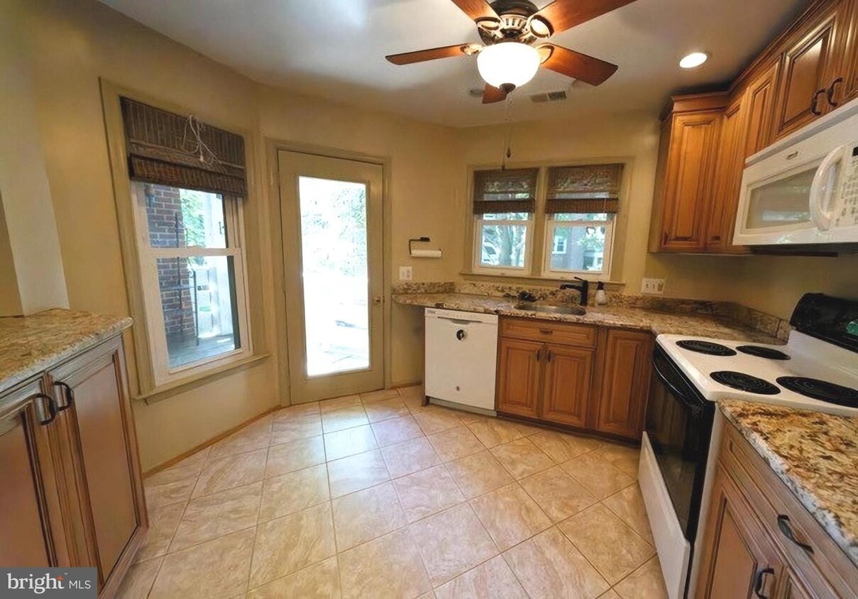 Primary Photo - 3152 Covewood Ct
