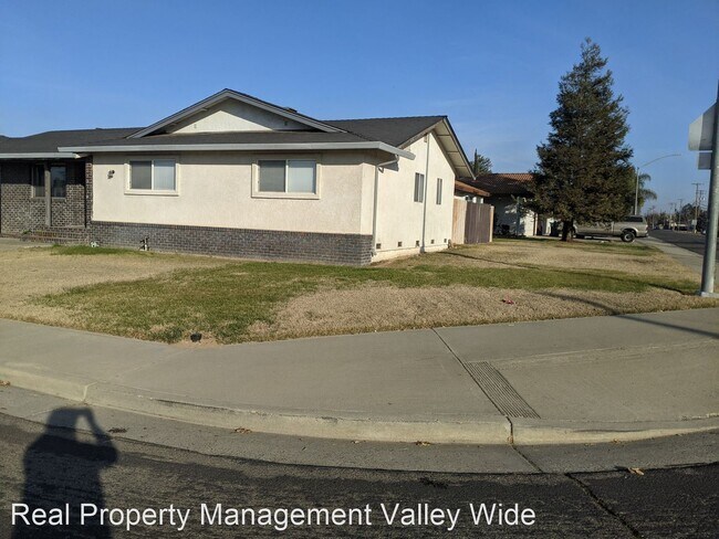 Building Photo - 3 br, 2 bath House - 8014 Winfield Drive,