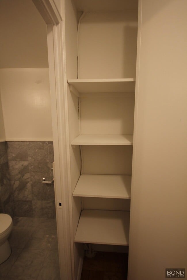 Foto del edificio - 145 E 16th St