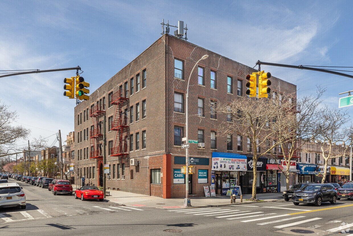 Primary Photo - 65-14-65-22 Fresh Pond Rd