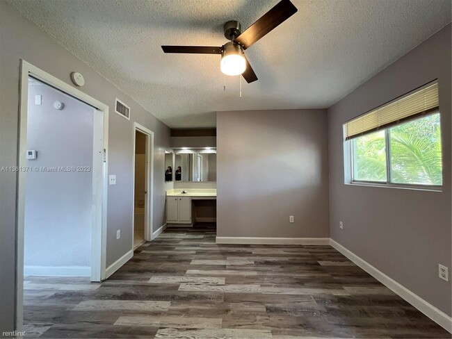 Foto del edificio - 2 br, 1 bath House - 843 Crystal Lake Dr