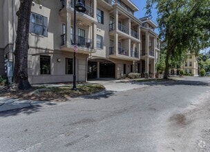 Building Photo - 1418 NW 3rd Ave