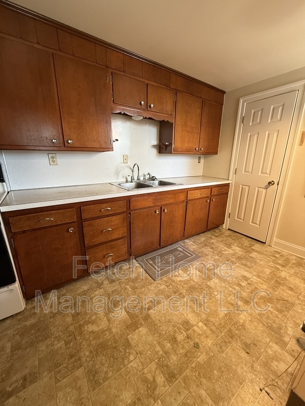 Foto del edificio - 243 Old Leacock Rd