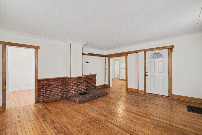 Foto del edificio - 8009 E Bristol Rd