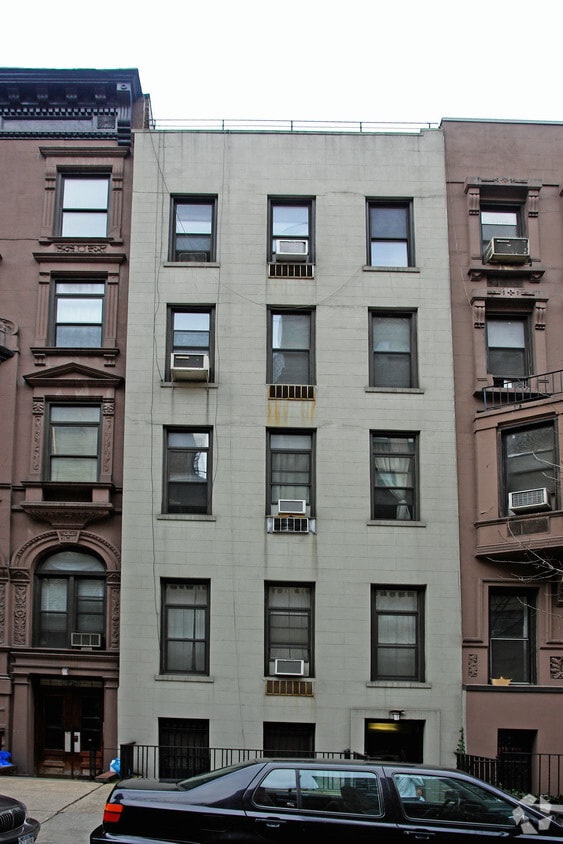 Building Photo - 128 W 71st St