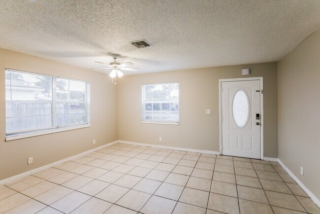 Foto del edificio - 425 SW 74th Ave