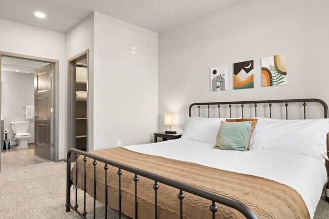 Building Photo - 7200 N 91st Ave