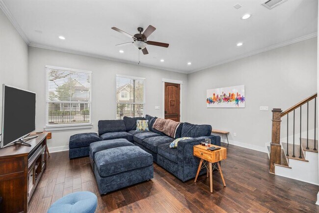 Building Photo - 1114 Waverly St