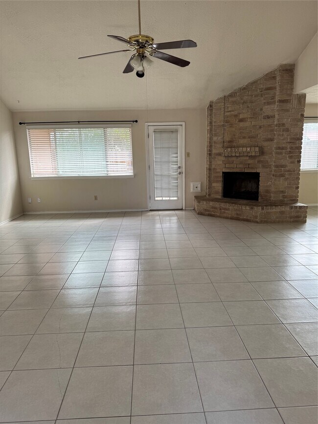 Foto del edificio - 13123 Chipman Glen Dr