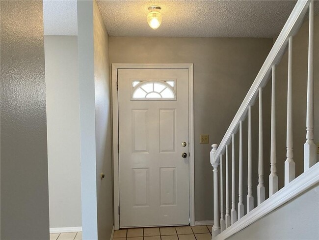 Building Photo - 503 Camellia Dr