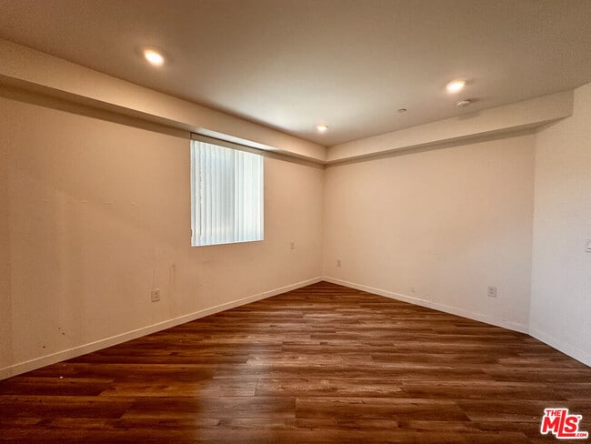 Building Photo - 5531 La Mirada Ave