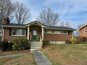 Building Photo - 444 Belmont Dr