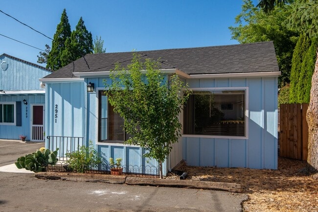 Building Photo - VPM2949D-3