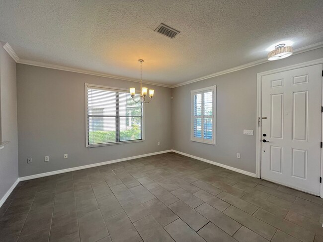 Building Photo - Hunter's Creek - 3 Bedroom, 2.5 Bathroom T...
