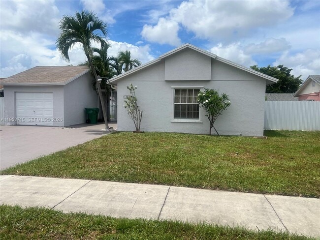 Foto del edificio - 5827 NW 197th Terrace