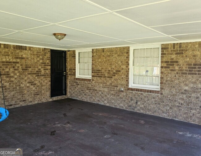 Building Photo - 6116 Evans Dr