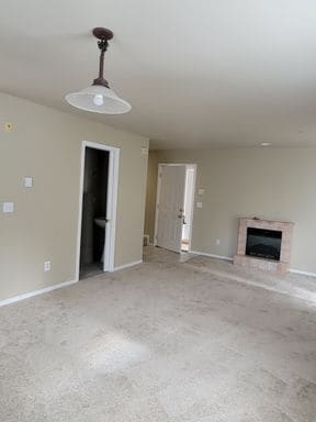 Building Photo - Lovely Silver Lake Townhome with Garage- AVAILABLE NOW