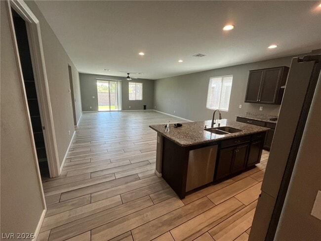 Foto del edificio - 6016 Bugsy St